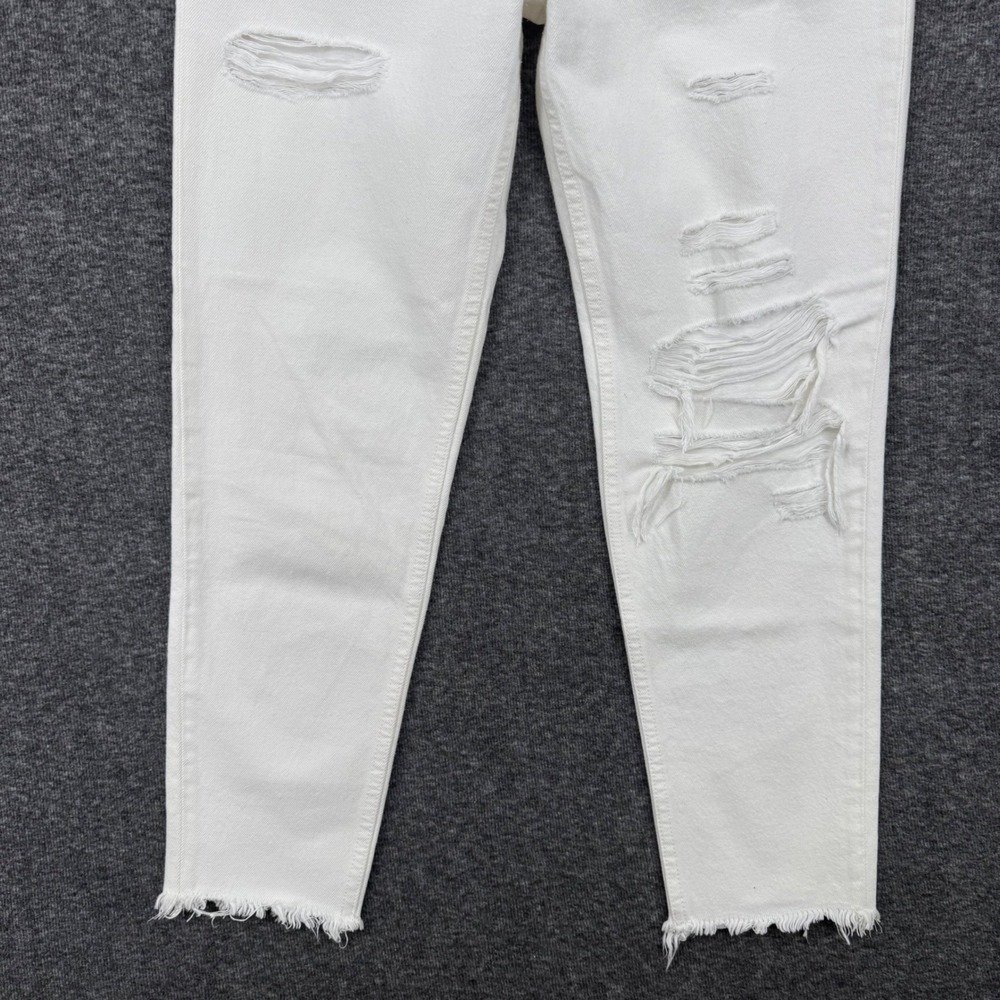 Levis Premium Mom Jeans Womens 27 White Distressed Ripped Frayed Hem High Rise - Picture 4 of 11